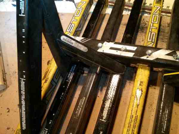 hockey stick bench support bolting