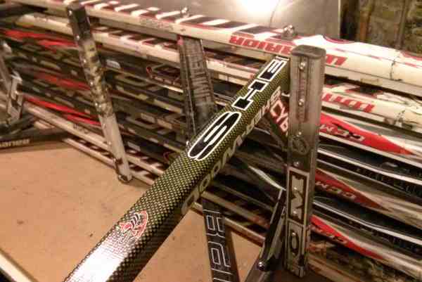 hockey stick bench side leg view